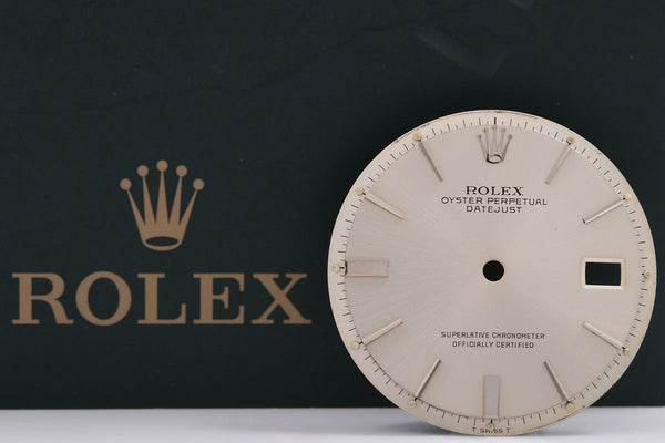 Load image into Gallery viewer, Rolex Mens Datejust Silver Stick Dial with doorstop markers for 1601 - 1603 FCD14975
