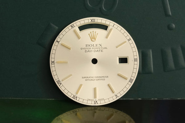 Load image into Gallery viewer, Rolex Day-Date light Champagne Stick Dial for model 18038 - 18238 FCD20082
