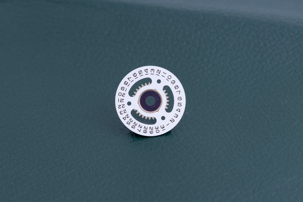 Load image into Gallery viewer, Rolex white Date disc for caliber 2135 FCD24680

