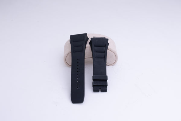 Load image into Gallery viewer, Richard Mille Black Rubber Strap RM 11 FCD25051
