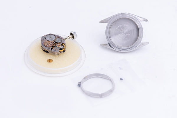 Load image into Gallery viewer, Vintage Rolex Precision 6410 case with Movement FCD26559
