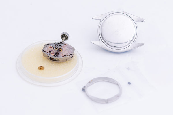 Load image into Gallery viewer, Vintage Rolex Precision 6410 case with Movement FCD26559
