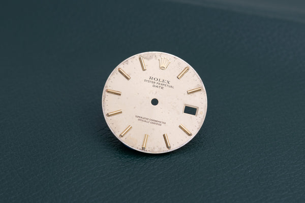 Load image into Gallery viewer, Rolex Champagne Stick marker Date dial ( Spotted ) for model 1500 FCD27162
