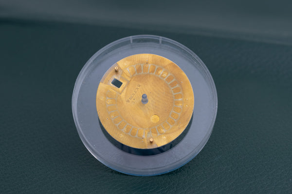 Load image into Gallery viewer, Rolex White Arabic Date dial ( scratch at 12 ) for model 15233 FCD27254
