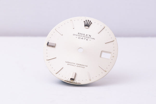 Load image into Gallery viewer, Rolex Date Silver Fat 6-9 Index Dial for model 1500 FCD30398
